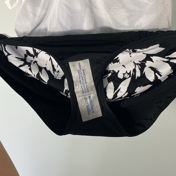 Croft & Barrow One Piece, The Tummy Control Swimsuit Size 20 - Picture 10 of 12